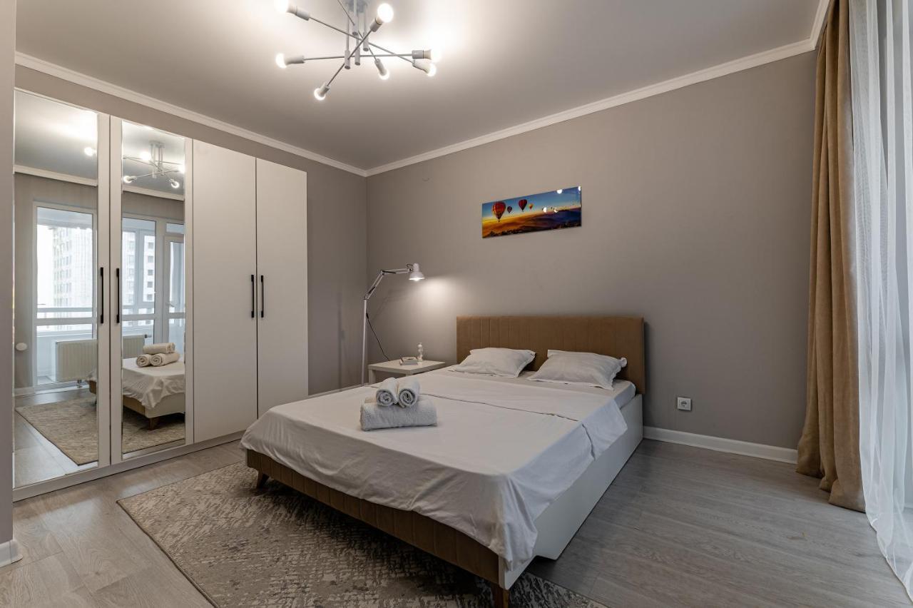 Уютная 1 Комнатная Freedom Appartement Astana Buitenkant foto