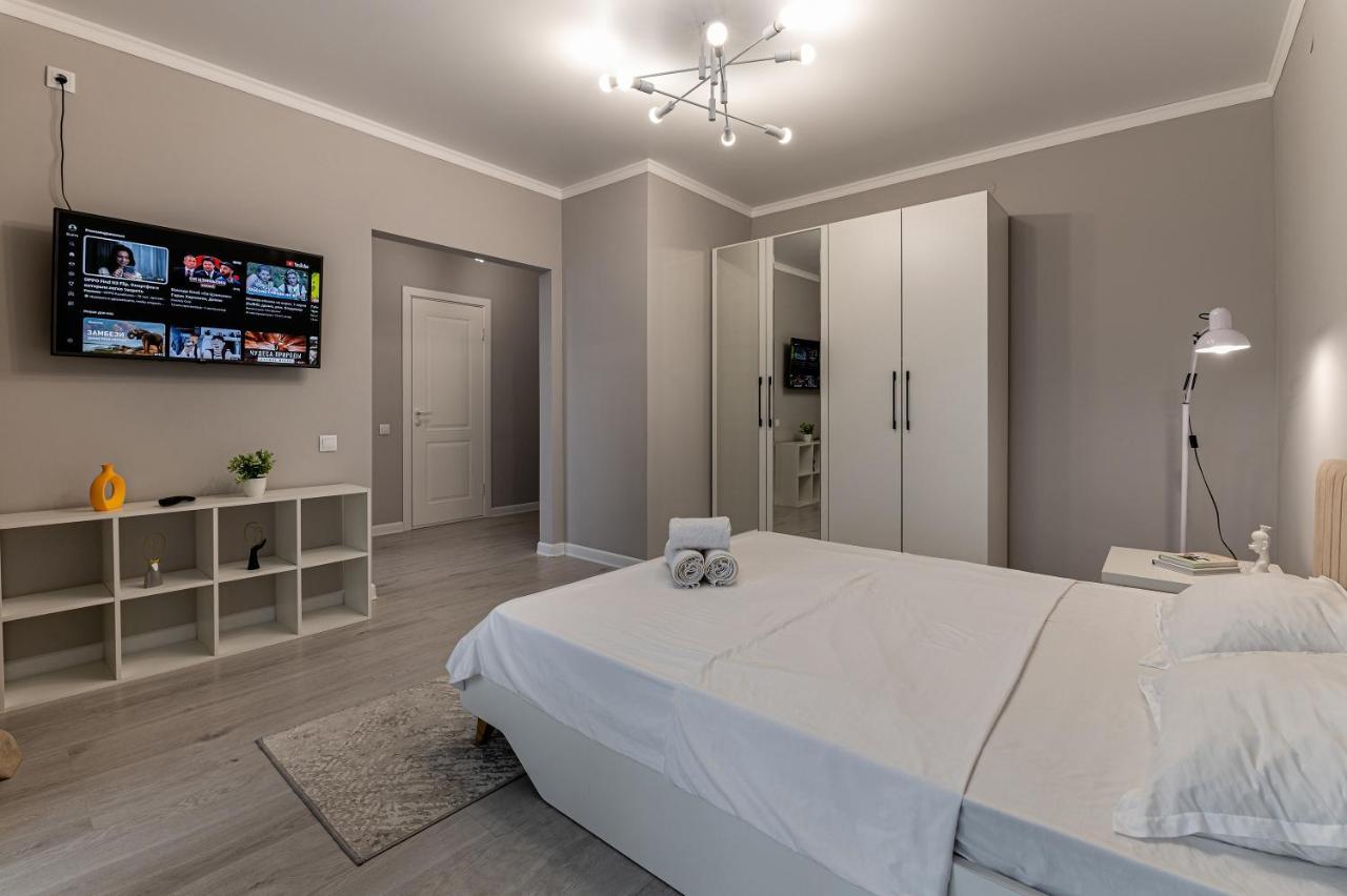 Уютная 1 Комнатная Freedom Appartement Astana Buitenkant foto